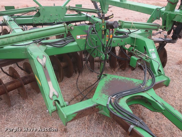 image for item MJ9247 John Deere 637  tandem disk