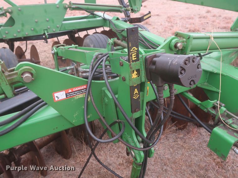 image for item MJ9247 John Deere 637  tandem disk
