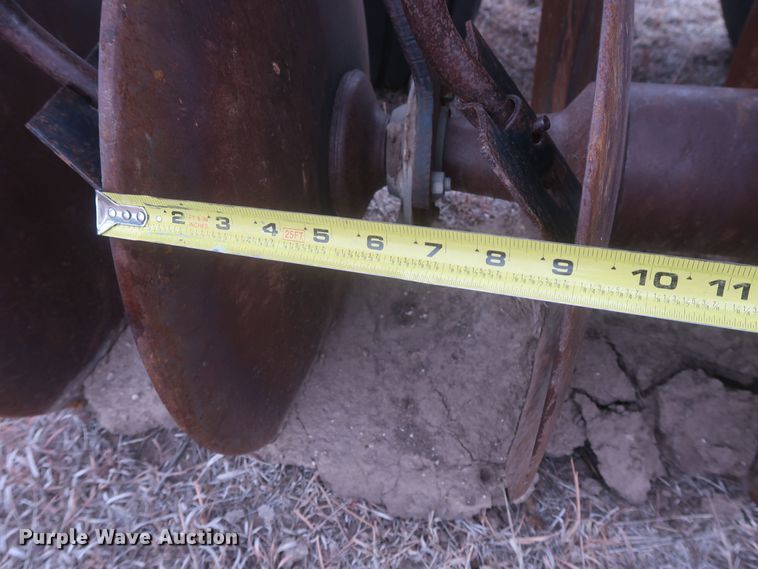 image for item MJ9247 John Deere 637  tandem disk