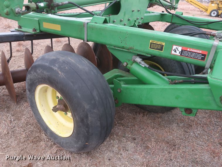 image for item MJ9247 John Deere 637  tandem disk