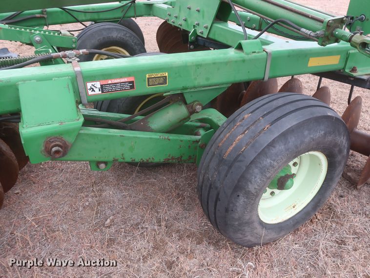 image for item MJ9247 John Deere 637  tandem disk