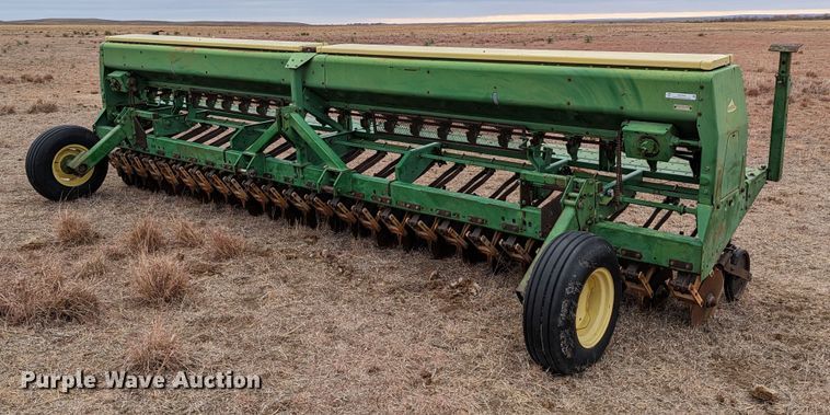 image for item MJ9248 John Deere 520  grain drill