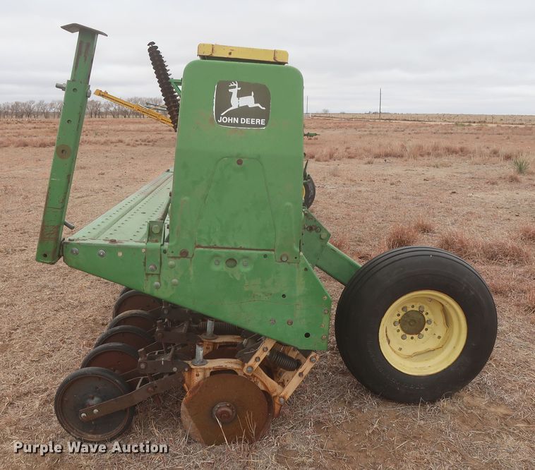 image for item MJ9248 John Deere 520  grain drill
