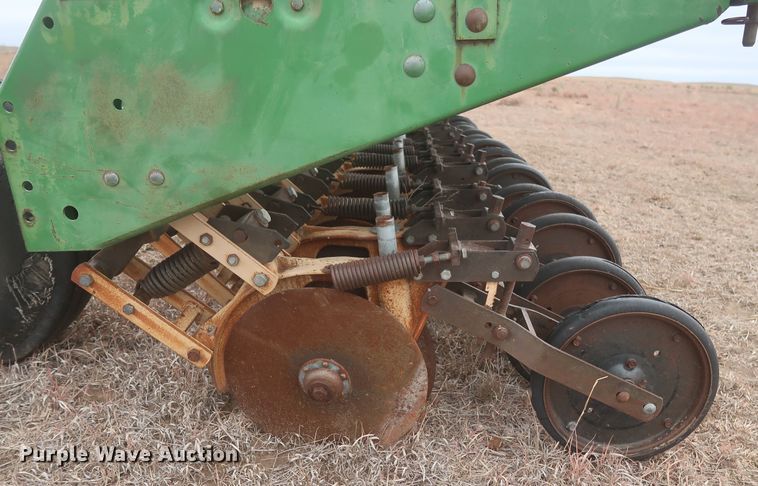 image for item MJ9248 John Deere 520  grain drill