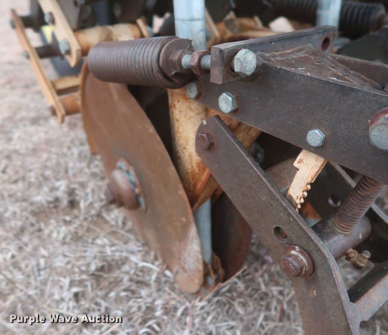 image for item MJ9248 John Deere 520  grain drill