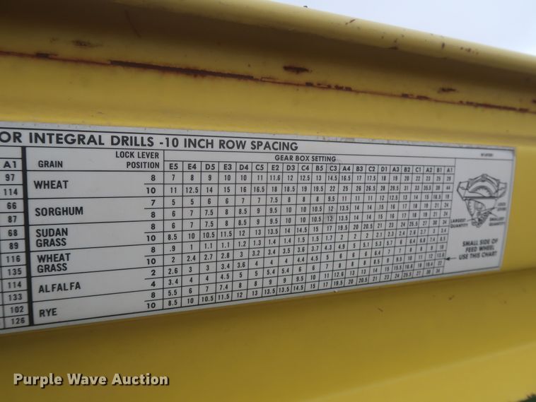 image for item MJ9248 John Deere 520  grain drill