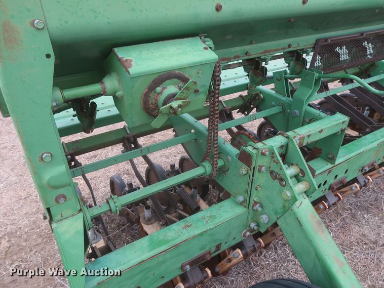 image for item MJ9248 John Deere 520  grain drill