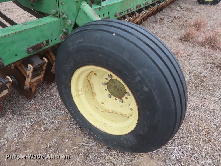 image for item MJ9248 John Deere 520  grain drill