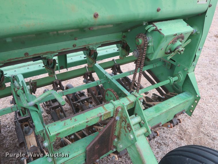 image for item MJ9248 John Deere 520  grain drill