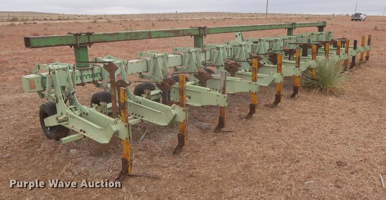 image for item MJ9249 Orthman 625-398  row crop cultivator