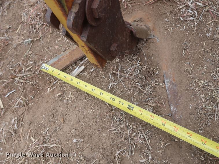 image for item MJ9249 Orthman 625-398  row crop cultivator