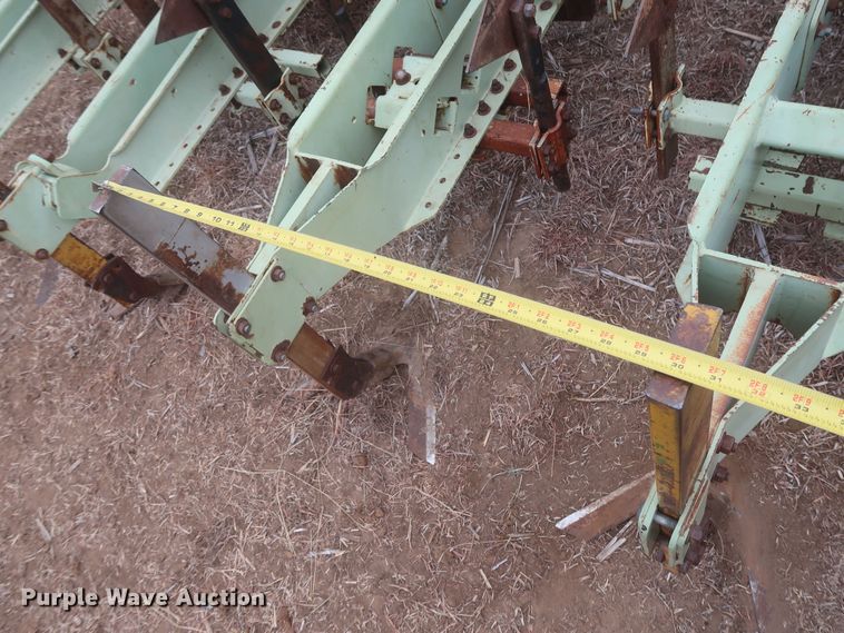 image for item MJ9249 Orthman 625-398  row crop cultivator