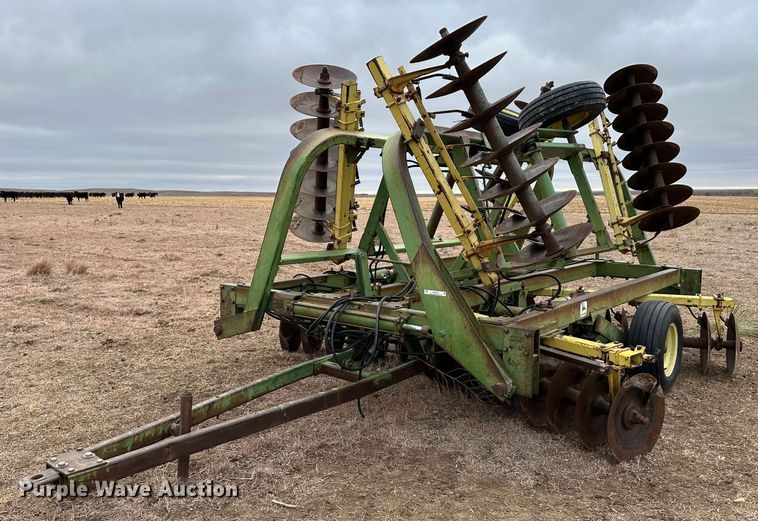 image for item MJ9253 John Deere 230  double off-set disk