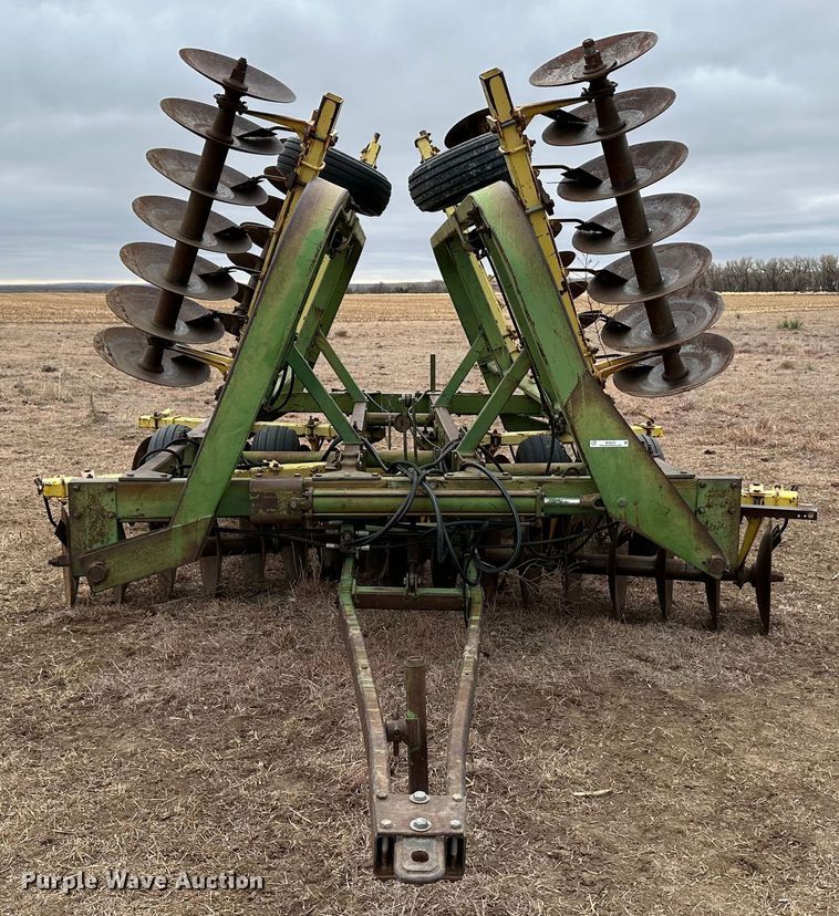 image for item MJ9253 John Deere 230  double off-set disk