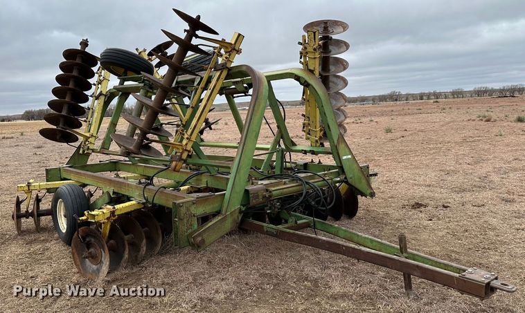 image for item MJ9253 John Deere 230  double off-set disk