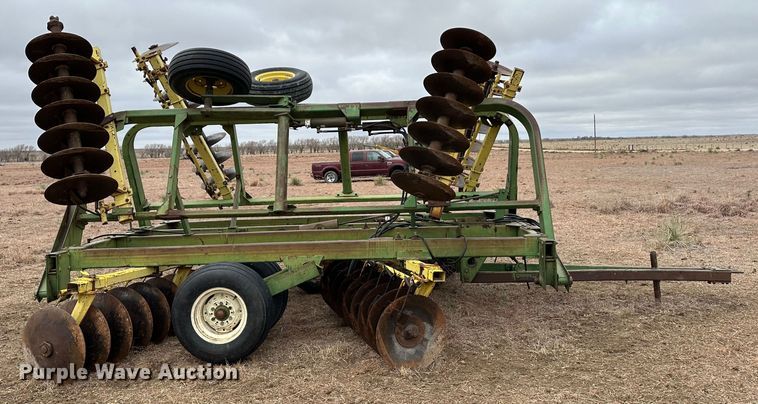 image for item MJ9253 John Deere 230  double off-set disk
