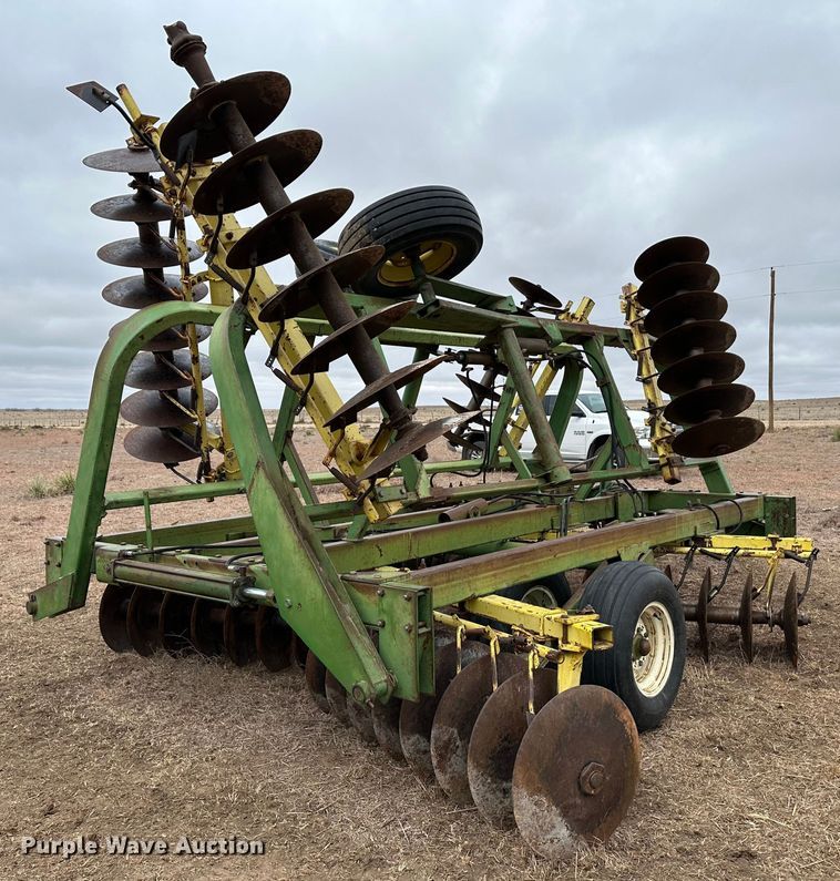 image for item MJ9253 John Deere 230  double off-set disk