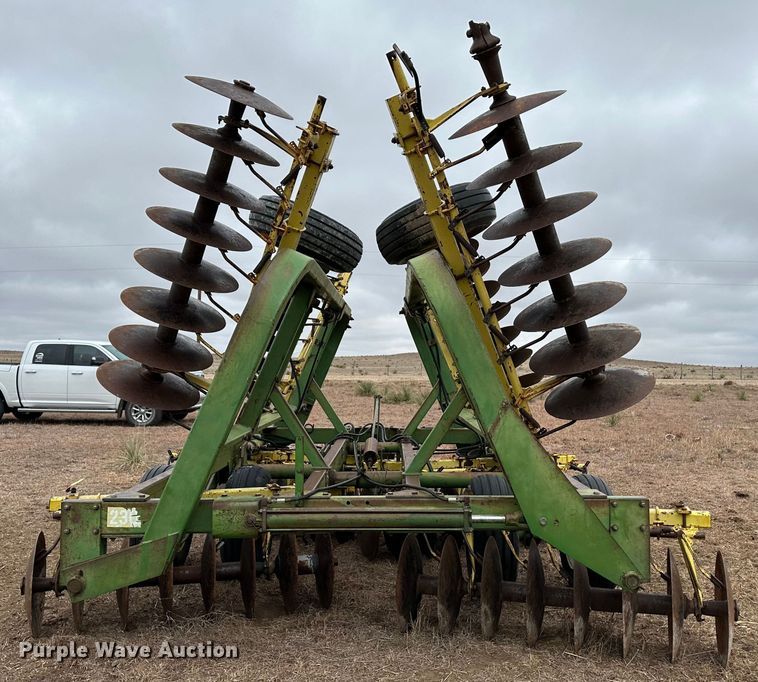 image for item MJ9253 John Deere 230  double off-set disk