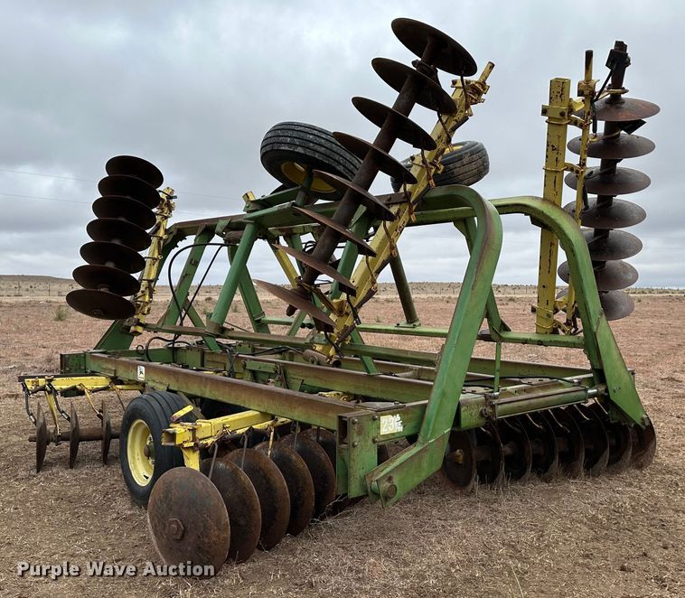 image for item MJ9253 John Deere 230  double off-set disk