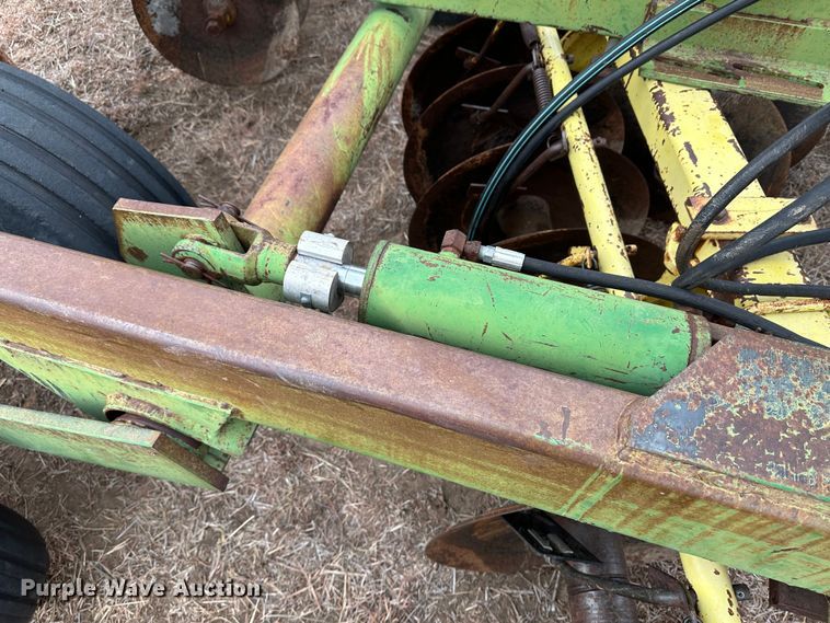 image for item MJ9253 John Deere 230  double off-set disk