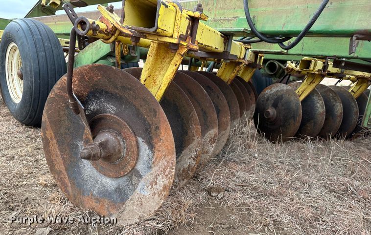 image for item MJ9253 John Deere 230  double off-set disk
