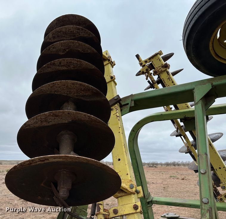 image for item MJ9253 John Deere 230  double off-set disk