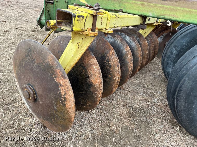 image for item MJ9253 John Deere 230  double off-set disk