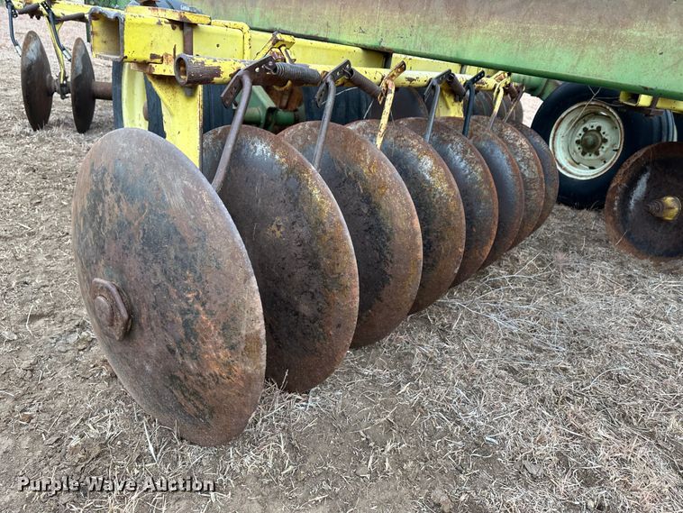 image for item MJ9253 John Deere 230  double off-set disk