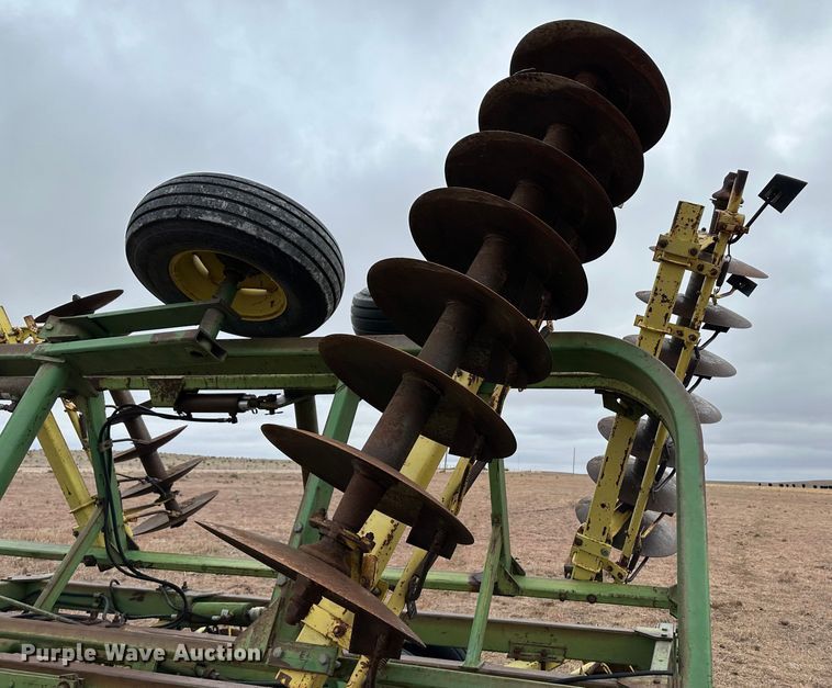 image for item MJ9253 John Deere 230  double off-set disk