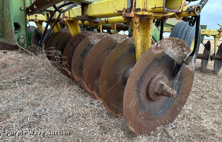 image for item MJ9253 John Deere 230  double off-set disk