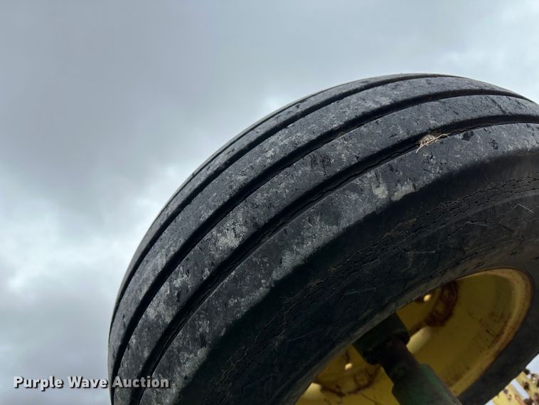 image for item MJ9253 John Deere 230  double off-set disk