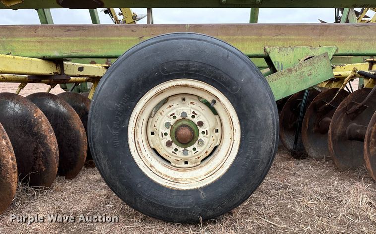 image for item MJ9253 John Deere 230  double off-set disk