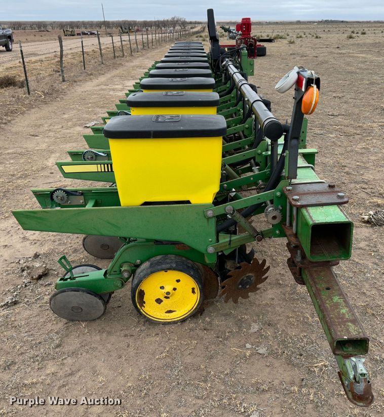 image for item MJ9254 John Deere 7300  planter