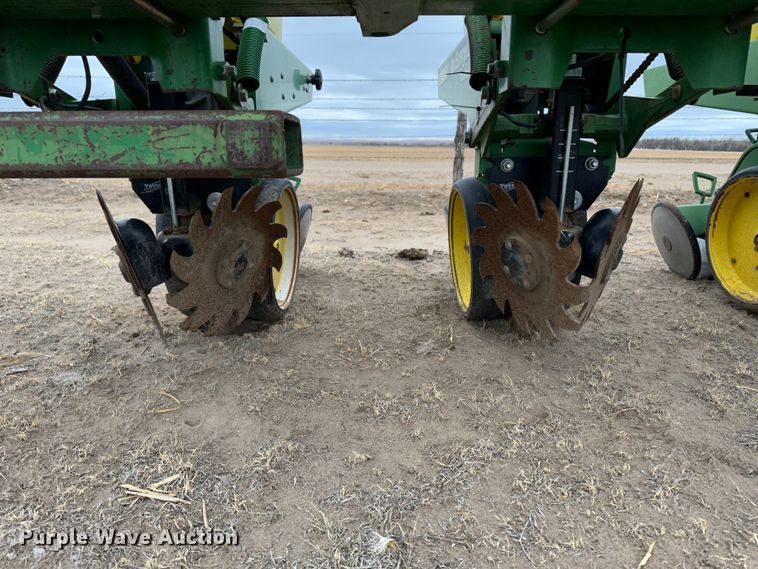 image for item MJ9254 John Deere 7300  planter