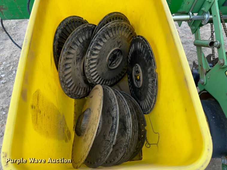 image for item MJ9254 John Deere 7300  planter