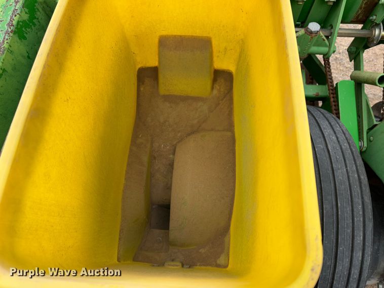 image for item MJ9254 John Deere 7300  planter