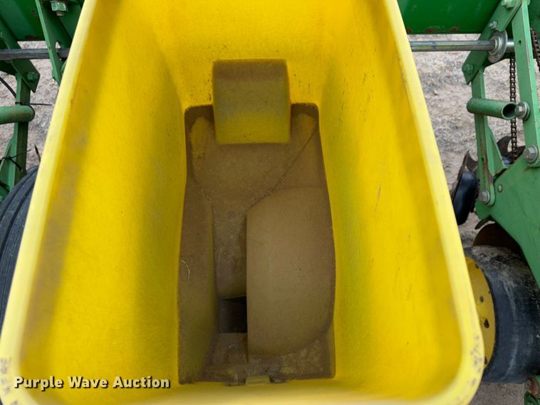 image for item MJ9254 John Deere 7300  planter
