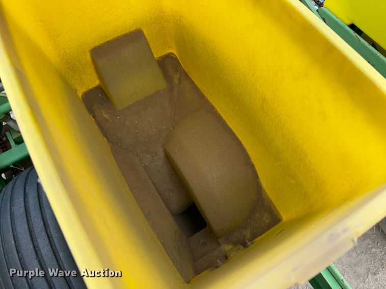 image for item MJ9254 John Deere 7300  planter