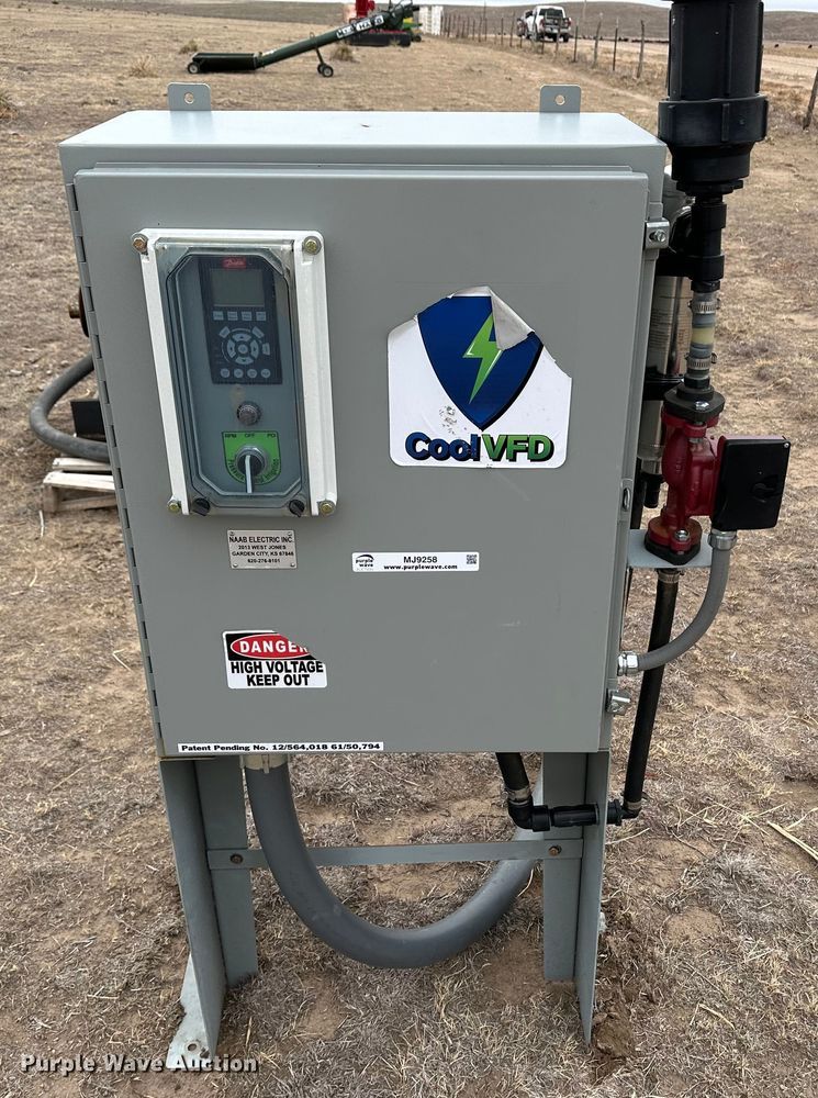 image for item MJ9258 VLT Aqua Drive VFD  pump controller