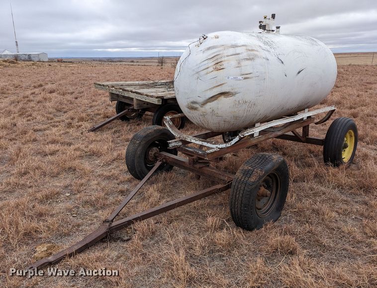 image for item MJ9259 1951 Eveready  propane/butane tank trailer