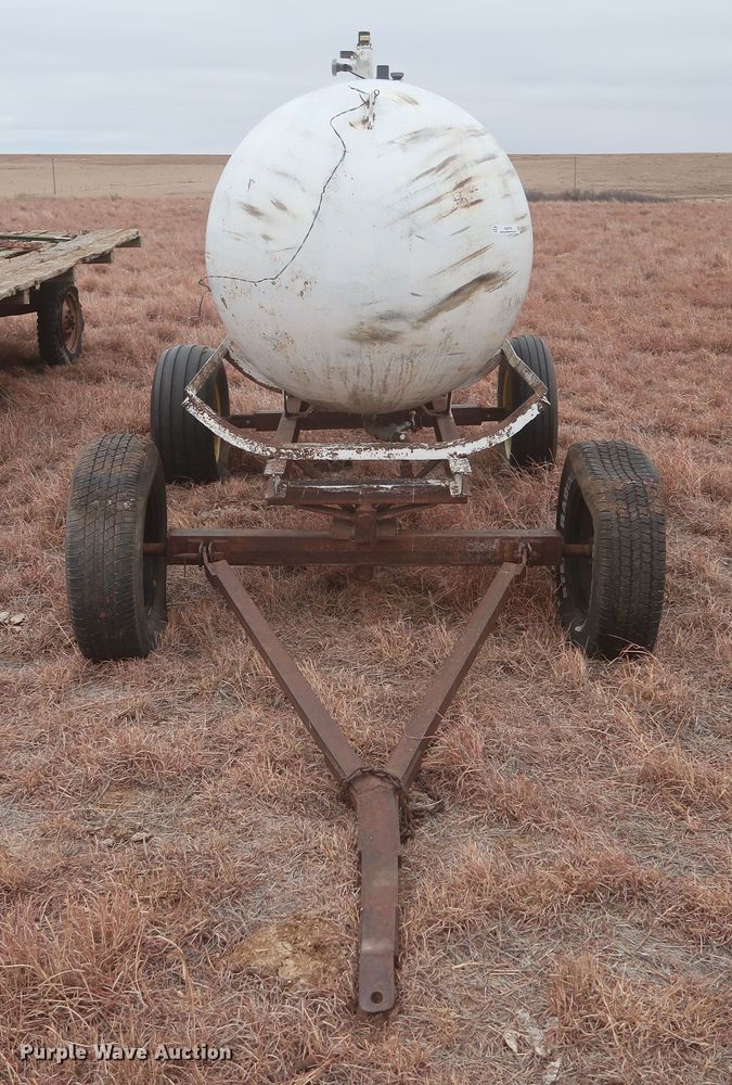 image for item MJ9259 1951 Eveready  propane/butane tank trailer