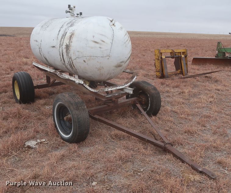image for item MJ9259 1951 Eveready  propane/butane tank trailer
