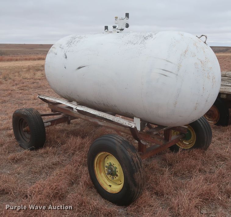 image for item MJ9259 1951 Eveready  propane/butane tank trailer