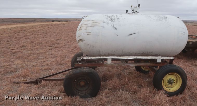 image for item MJ9259 1951 Eveready  propane/butane tank trailer