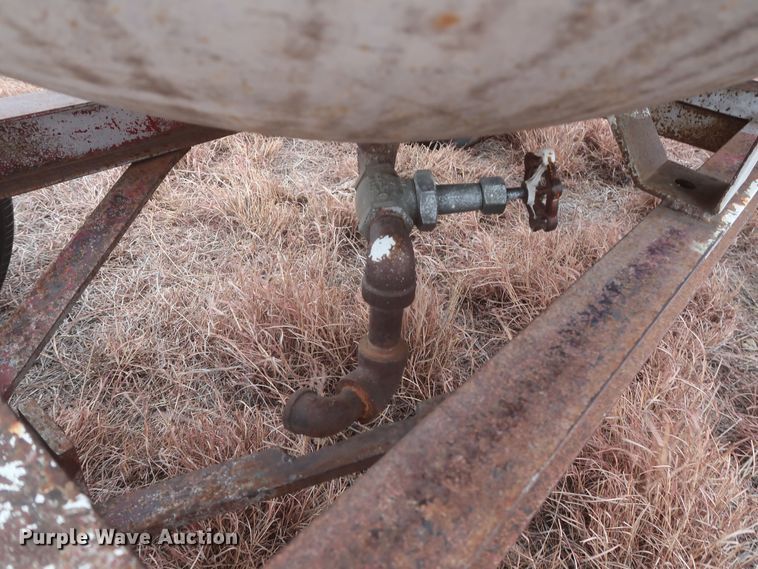 image for item MJ9259 1951 Eveready  propane/butane tank trailer