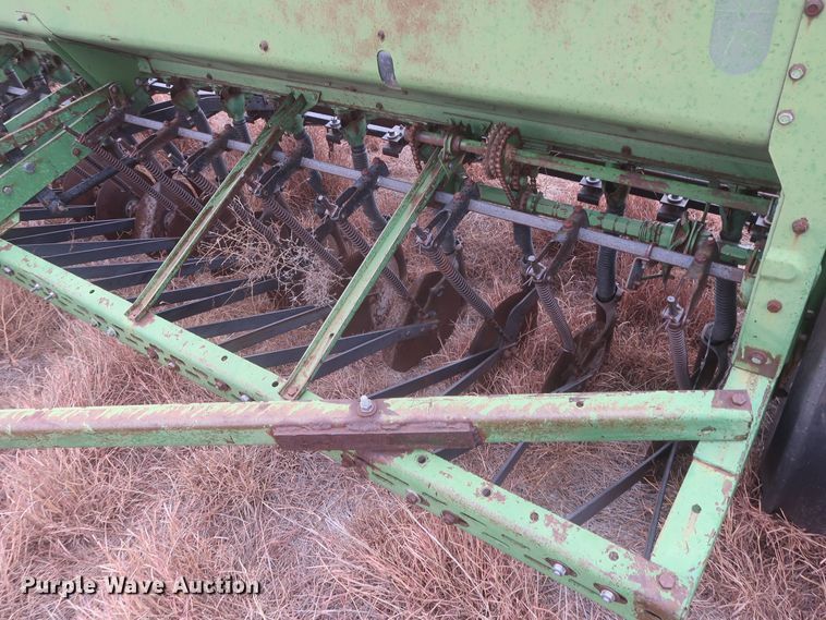 image for item MJ9265 John Deere 8300  grain drill