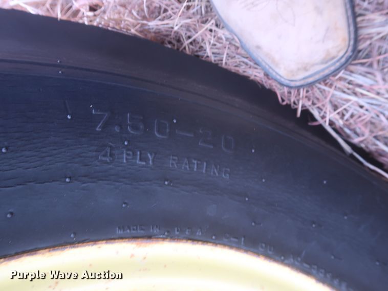 image for item MJ9265 John Deere 8300  grain drill