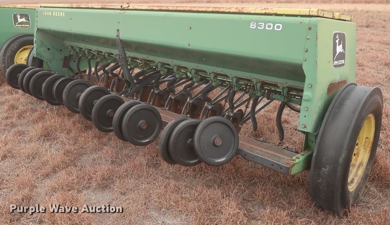 image for item MJ9266 John Deere 8300  grain drill