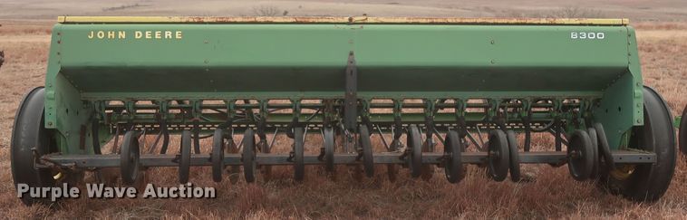 image for item MJ9266 John Deere 8300  grain drill