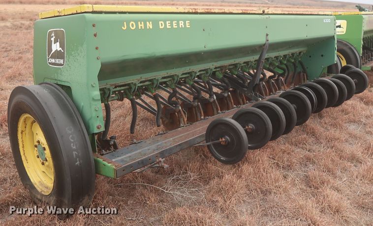 image for item MJ9266 John Deere 8300  grain drill